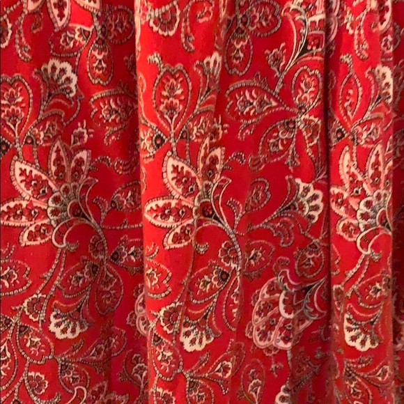 Chaps red paisley blouse w/elastic waist. - Picture 4 of 4